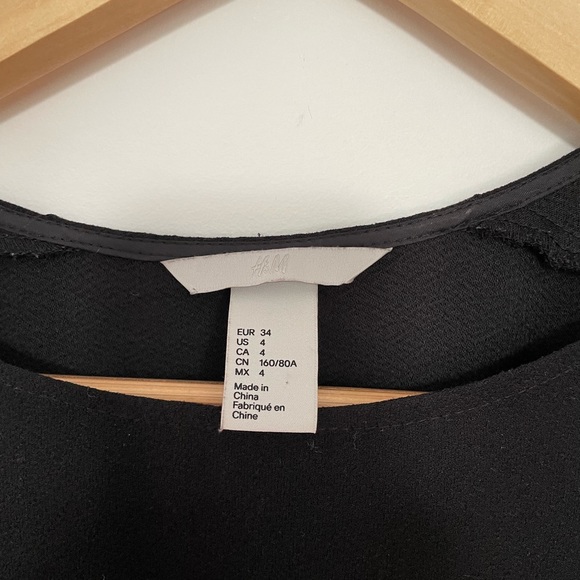 Perfect shortsleeve litte black dress from H&M - Picture 4 of 4